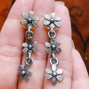 Vintage 90s Daisy Dangle Earrings